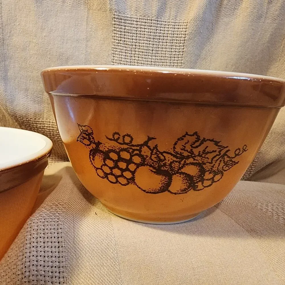 Vintage Pyrex Old Orchard Mixing Bowls Set 401 & 402 Brown Ombre Fruit